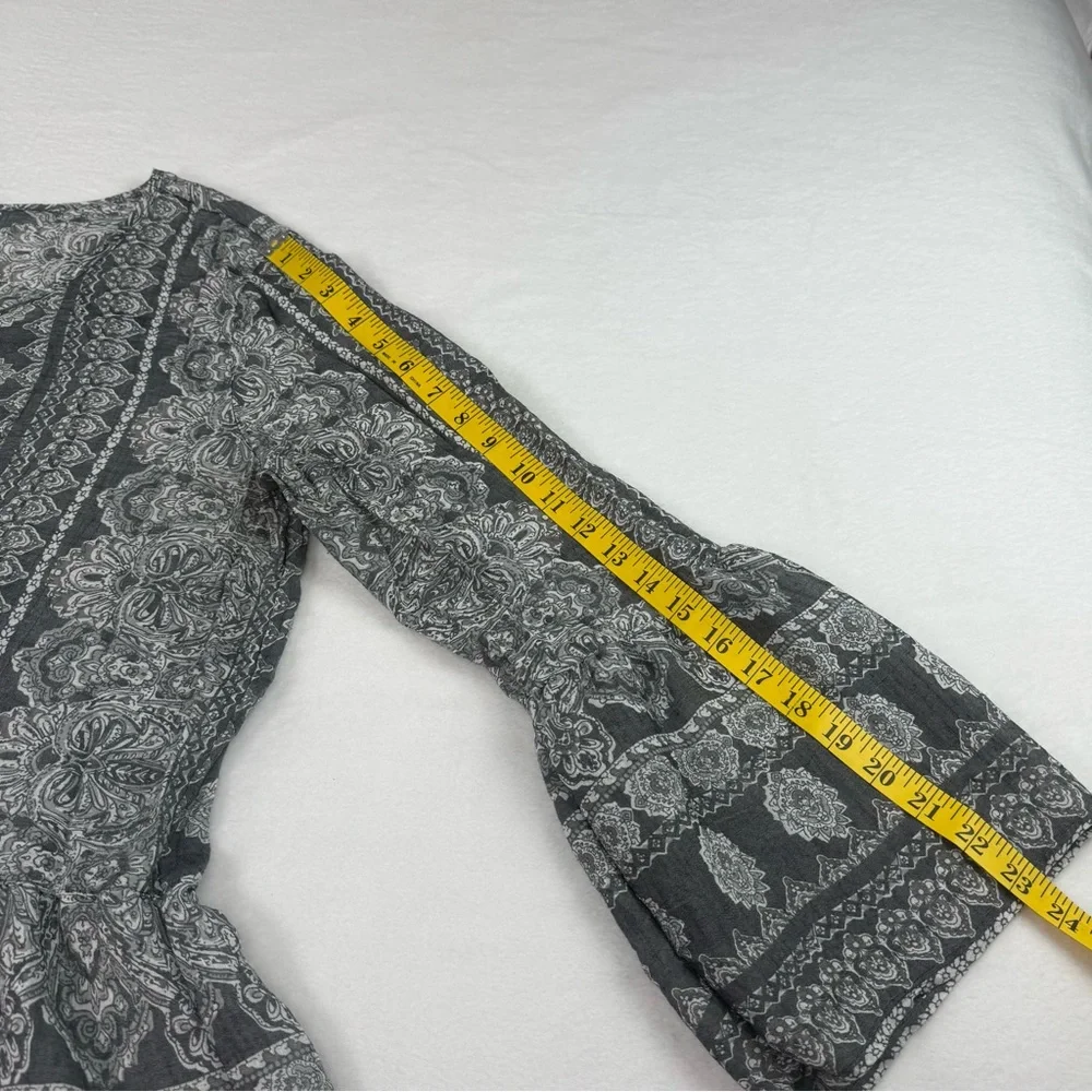 Como Vintage Gray and White floral paisley women’s Blouse Size L - Picture 5 of 10